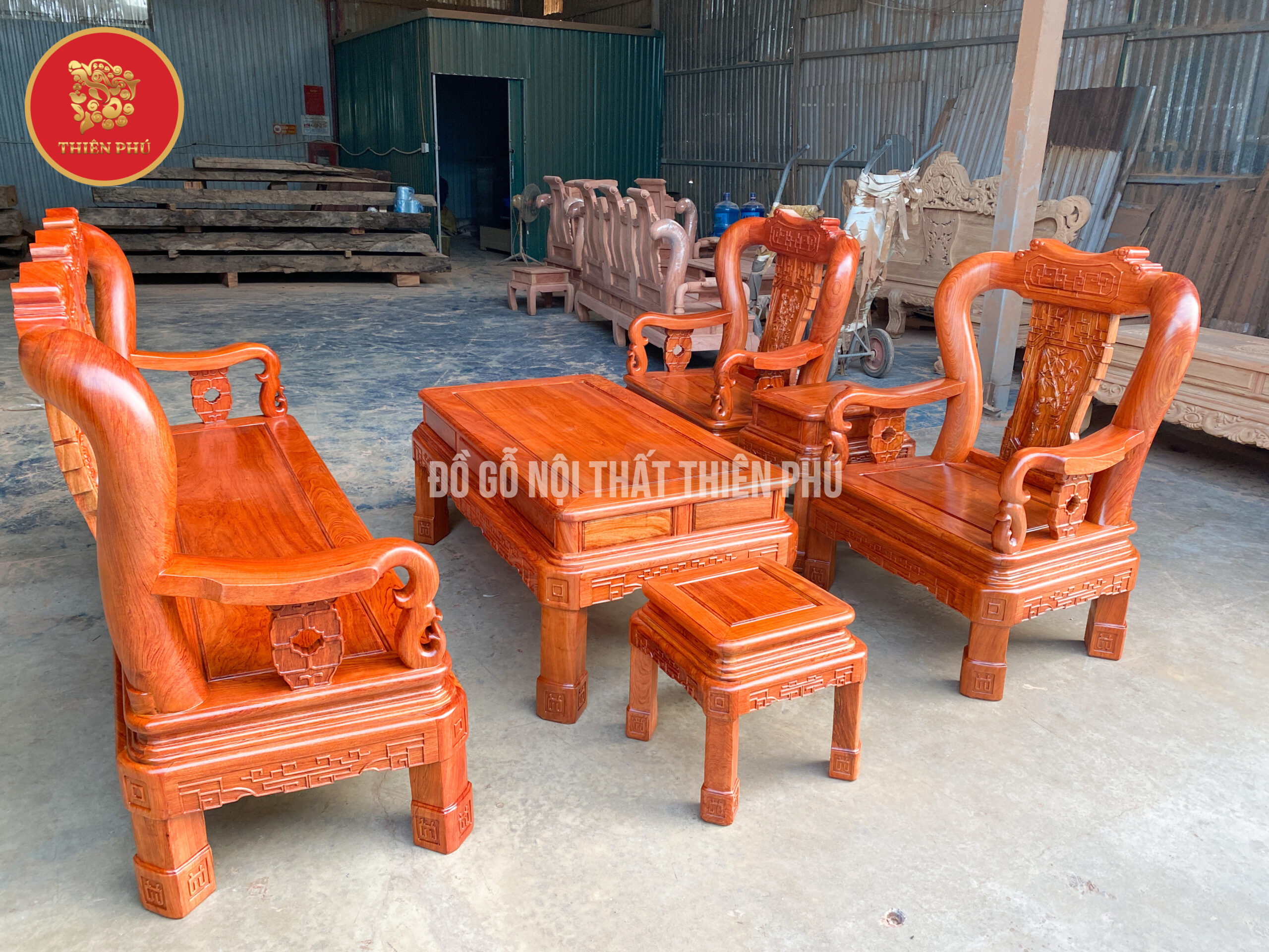 Đồ gỗ Thiên Phú - Đơn vị uy tín cung cấp bàn ghế gỗ Minh Quốc triện tay 12 giá tốt
