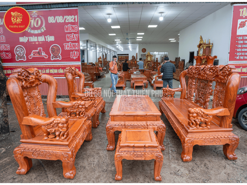 Bàn ghế Minh Quốc Voi cột 14