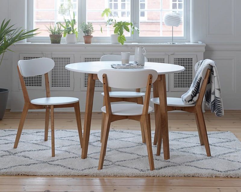 Dùng chanh hoặc giấm để loại bỏ nấm mốc trên bàn gỗ trắng