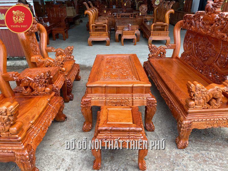 Bộ bàn ghế gỗ 6 món có rất nhiều kiểu dáng, thiết kế