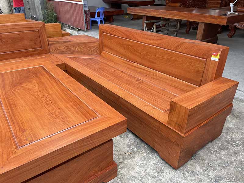 Kích thước sofa gỗ nguyên khối hiện nay khá đa dạng