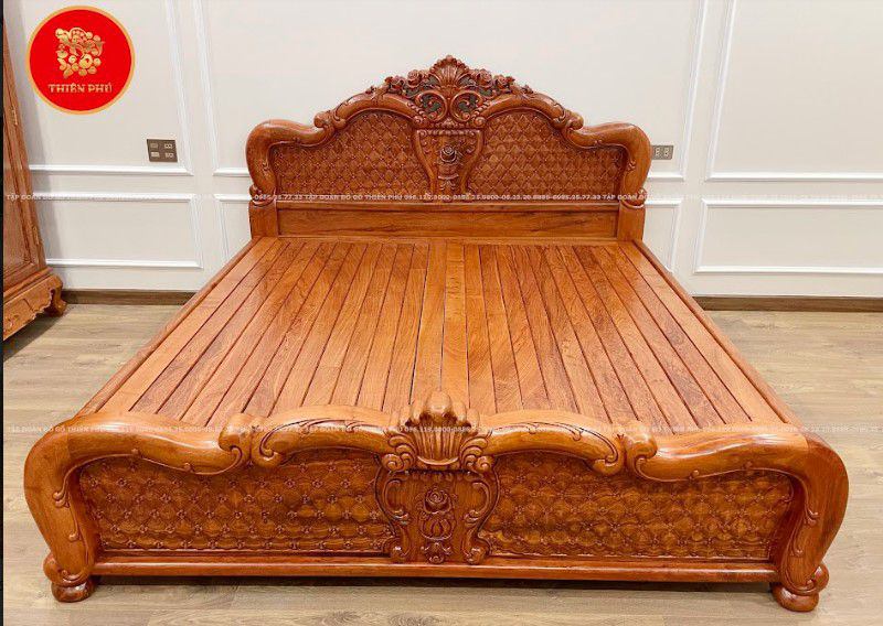 Màu gỗ nâu cánh gián đặc trưng mang lại vẻ đẹp cổ điển cho phòng ngủ 