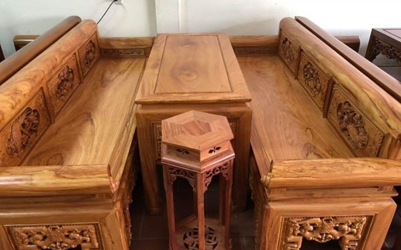 Bộ bàn ghế trường kỷ gỗ gõ đỏ mang đậm vẻ đẹp cổ điển