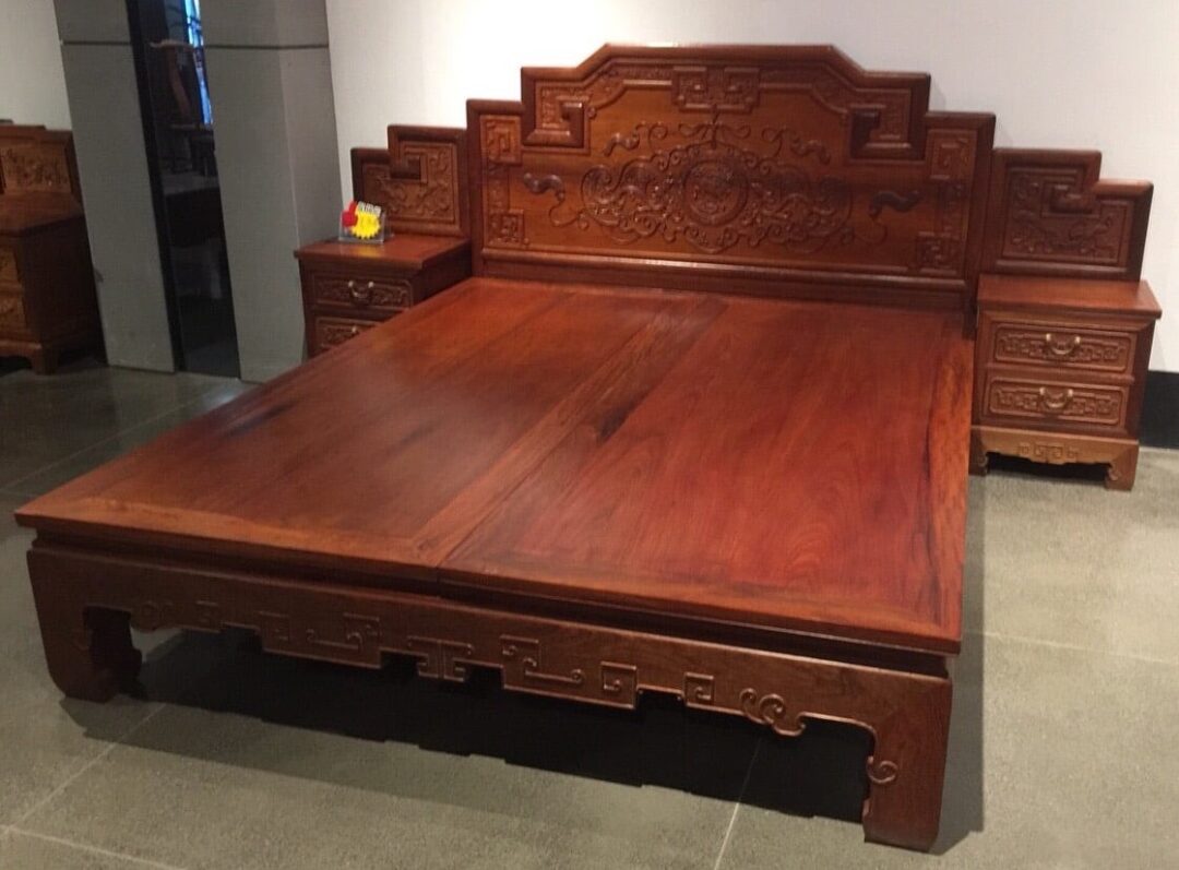 Mẫu giường gỗ hương đỏ Lào có phong các thiết kế sang trọng, tinh tế